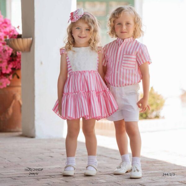 Conjunto de niño y vestido de niña