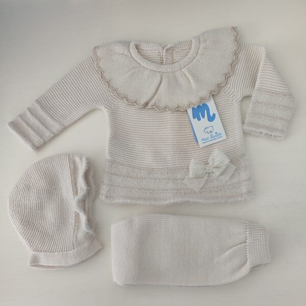 Conjunto tres piezas en tono natural combinado